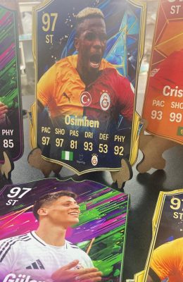 100 ADET AHŞAP FİFA FUTBOLCU BİBLOSU